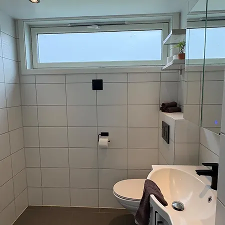 Newly Renovated 4br - Free Parking - Apartamento *